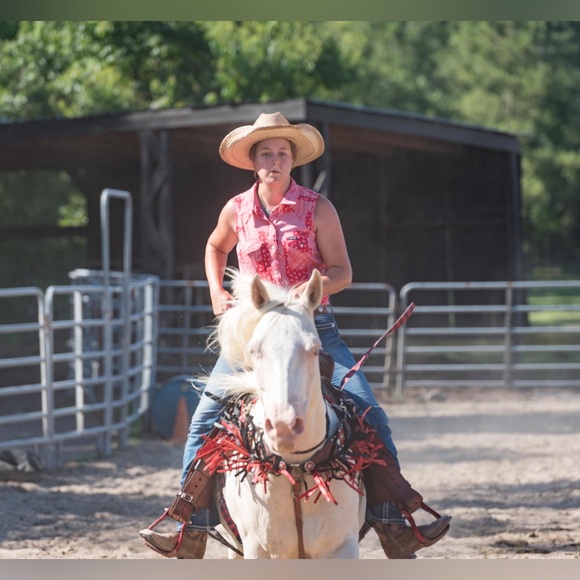 Meet your Posher, Kristen - Picture 10 of 16